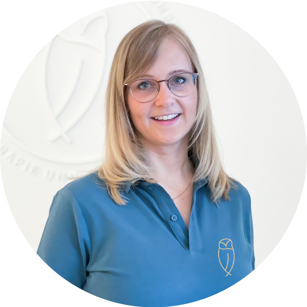 Porträt von Heilpraktikerin mit dem Schwerpunkt Osteopathie & Kinderosteopathie, Physiotherapeutin B.Sc., Dozentin für Physiotherapie ​Carolin Euler aus der Praxis Euler in Hannover